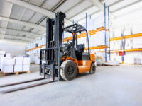 Jak często serwisować wózki widłowe?