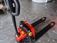 Wózek paletowy elektryczny ET158 Li ion 1500 kg