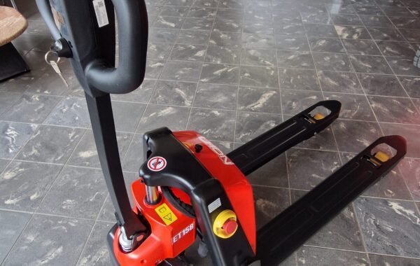 Wózek paletowy elektryczny ET158 Li ion 1500 kg