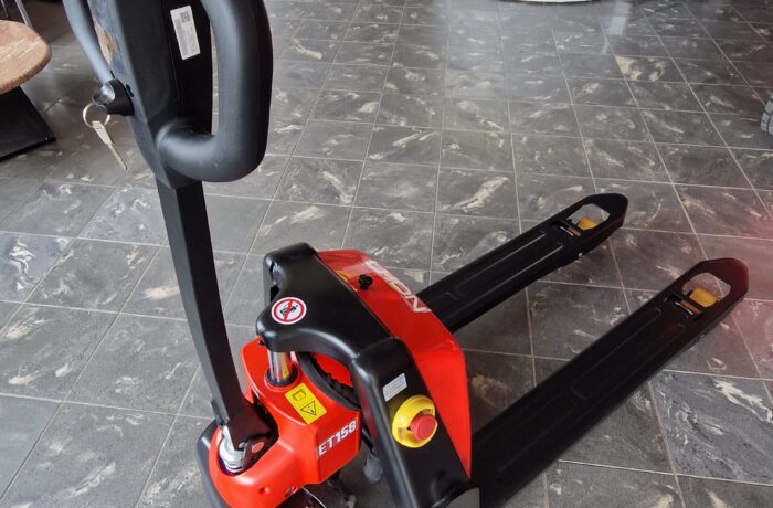 Wózek paletowy elektryczny ET158 Li ion 1500 kg