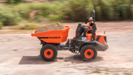 Nowe wozidło AUSA D601