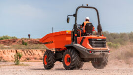 Nowe wozidło AUSA D601