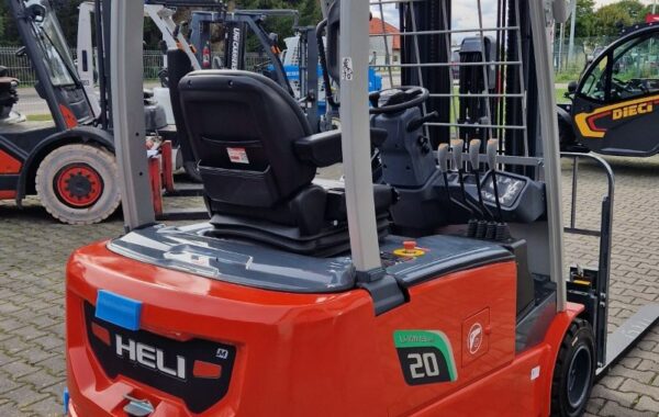 Heli CPD20SQ bateria li ion, maszt triplex 5,4 m, zwrotny napęd ZF, szybka ładowarka